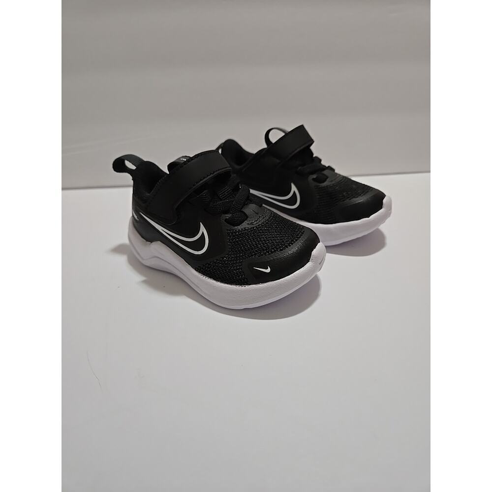 Nike Kids Black and White Sneakers
